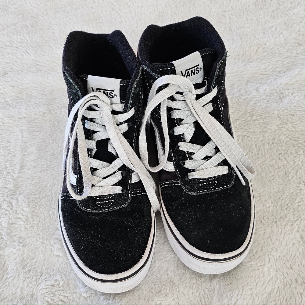 Great Condition: Vans Old Skool Suede and Canvas Hi-Tops Kids 4